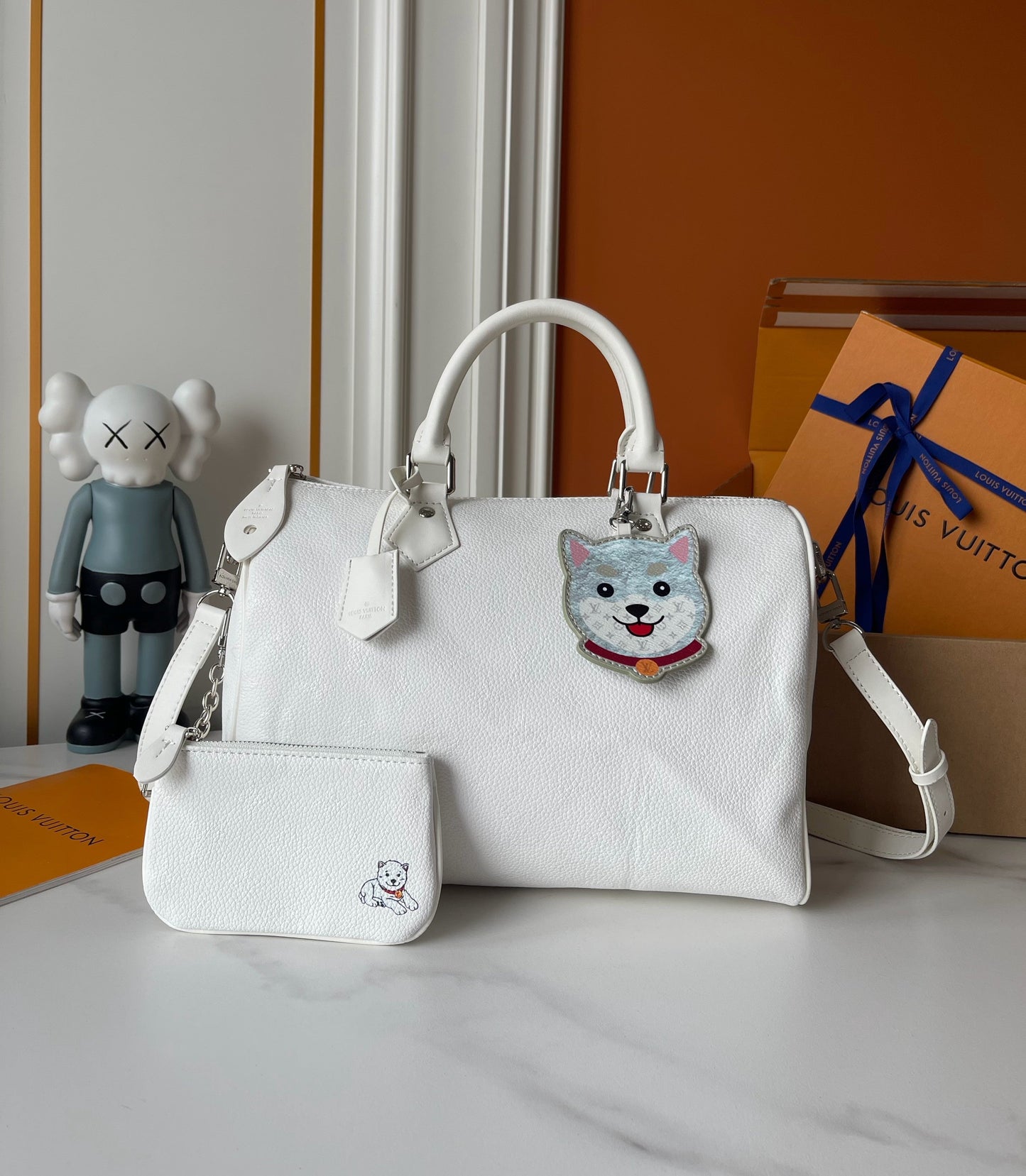 Speedy P9 White Bag & Pouch