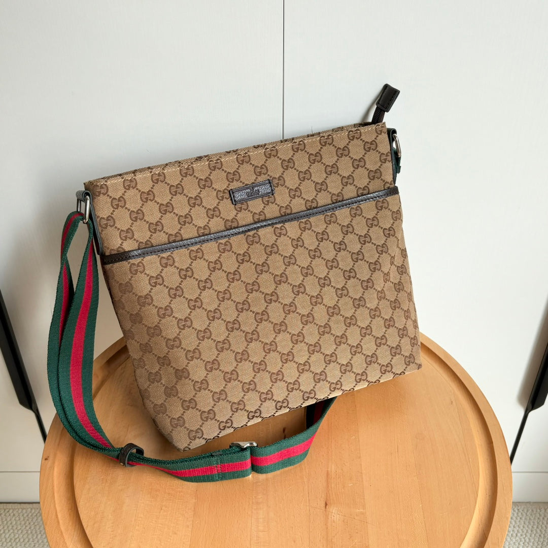 Signature Messenger Bag / Crossbody Bag