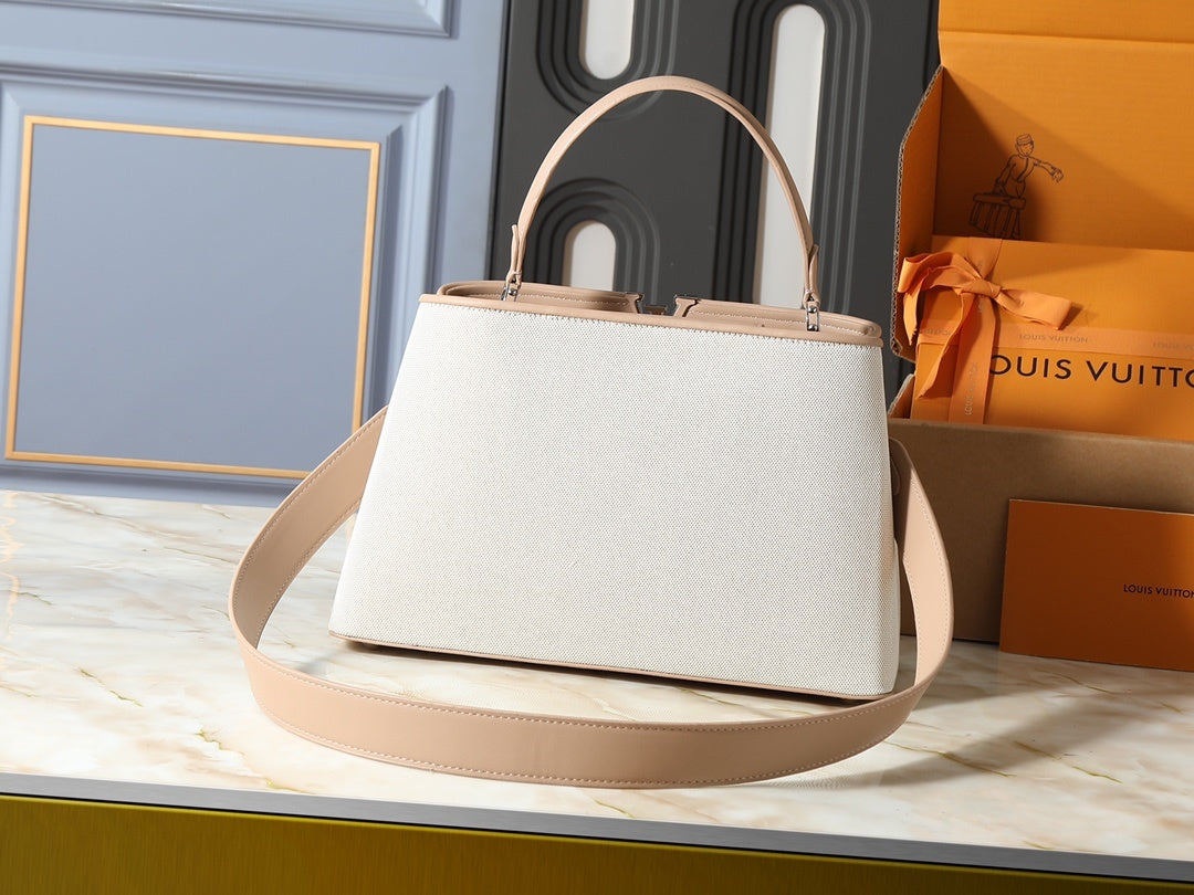 Capucines BB Handbag
