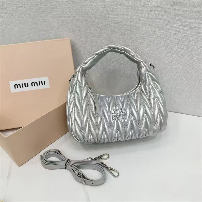 Wander matelassé nappa leather hobo bag Small Size With Box