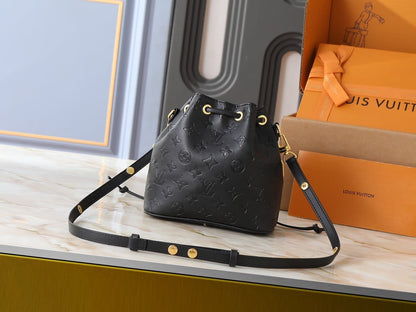 Coussin Bucket Women Bag