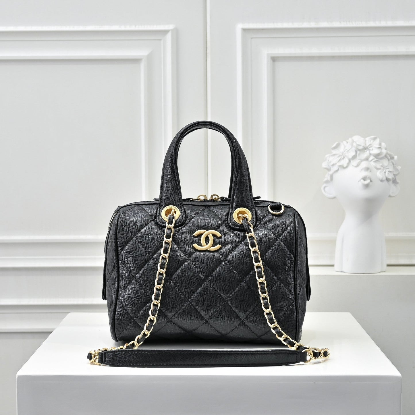 Small Bowling Bag in Black Caviar