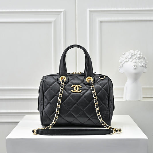 Small Bowling Bag in Black Caviar