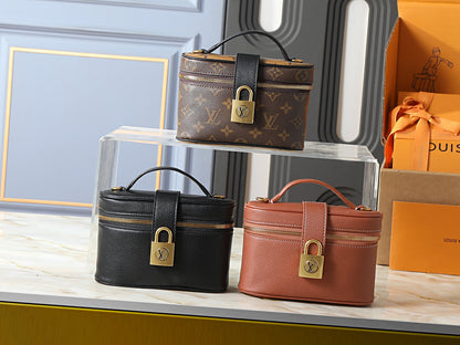 Premium Vanity Cosmetic Case with Lock