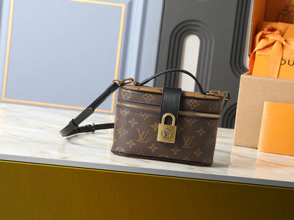 Premium Vanity Cosmetic Case with Lock