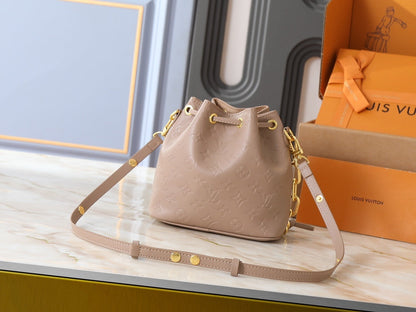 Coussin Bucket Women Bag