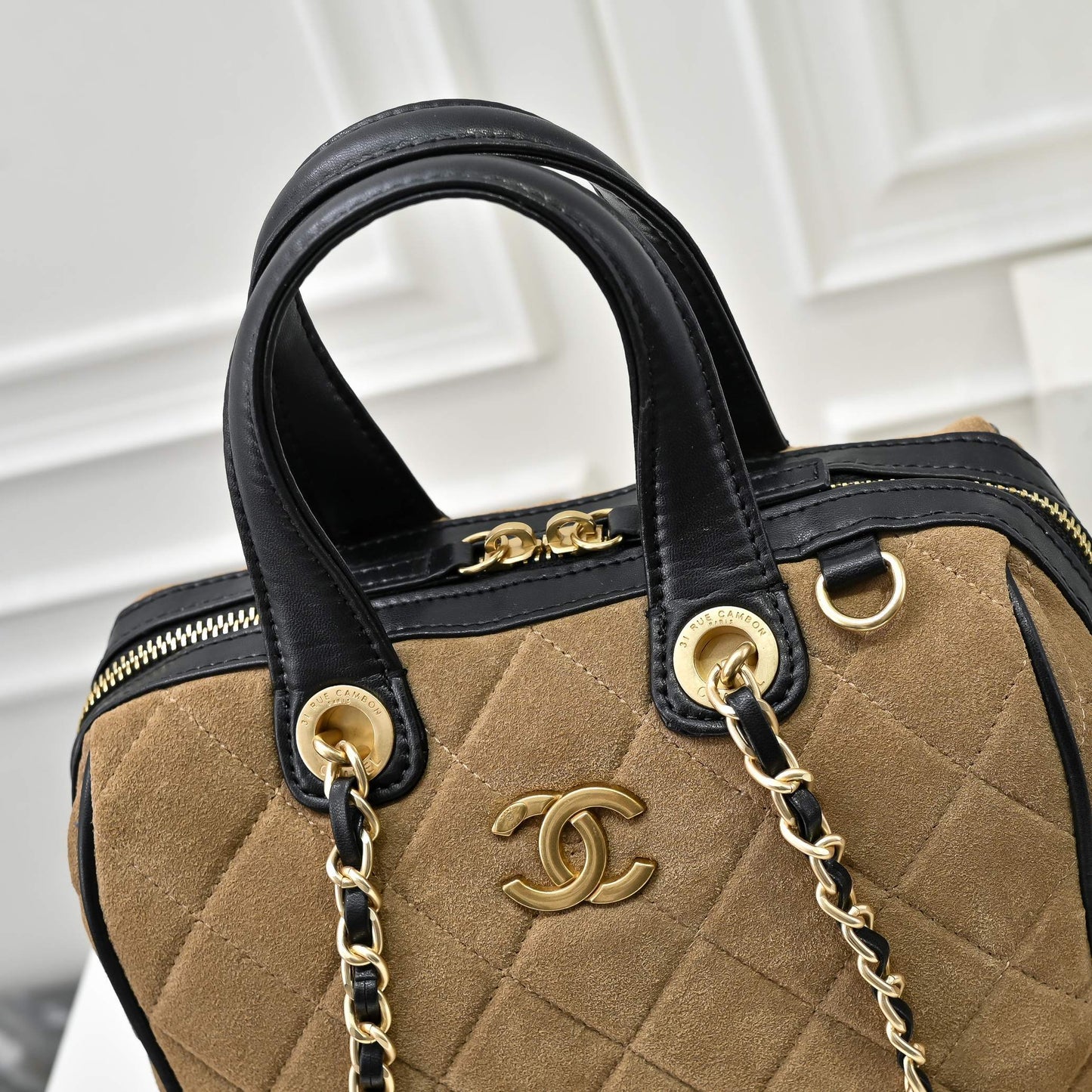 Small Trunk Shoulder Bag