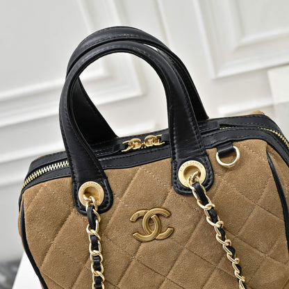 Small Trunk Shoulder Bag
