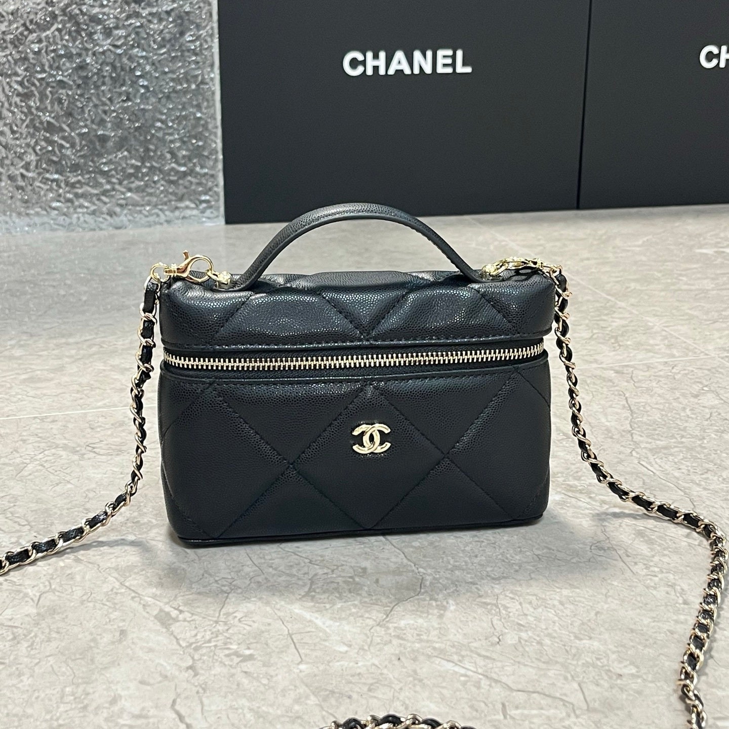 Caviar Quilted Top Handle Slim Vanity With Chain
