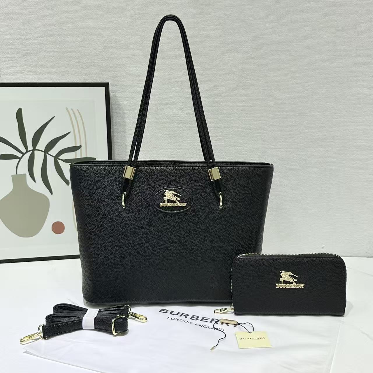 Jet Set Medium Tote Bag & Wallet