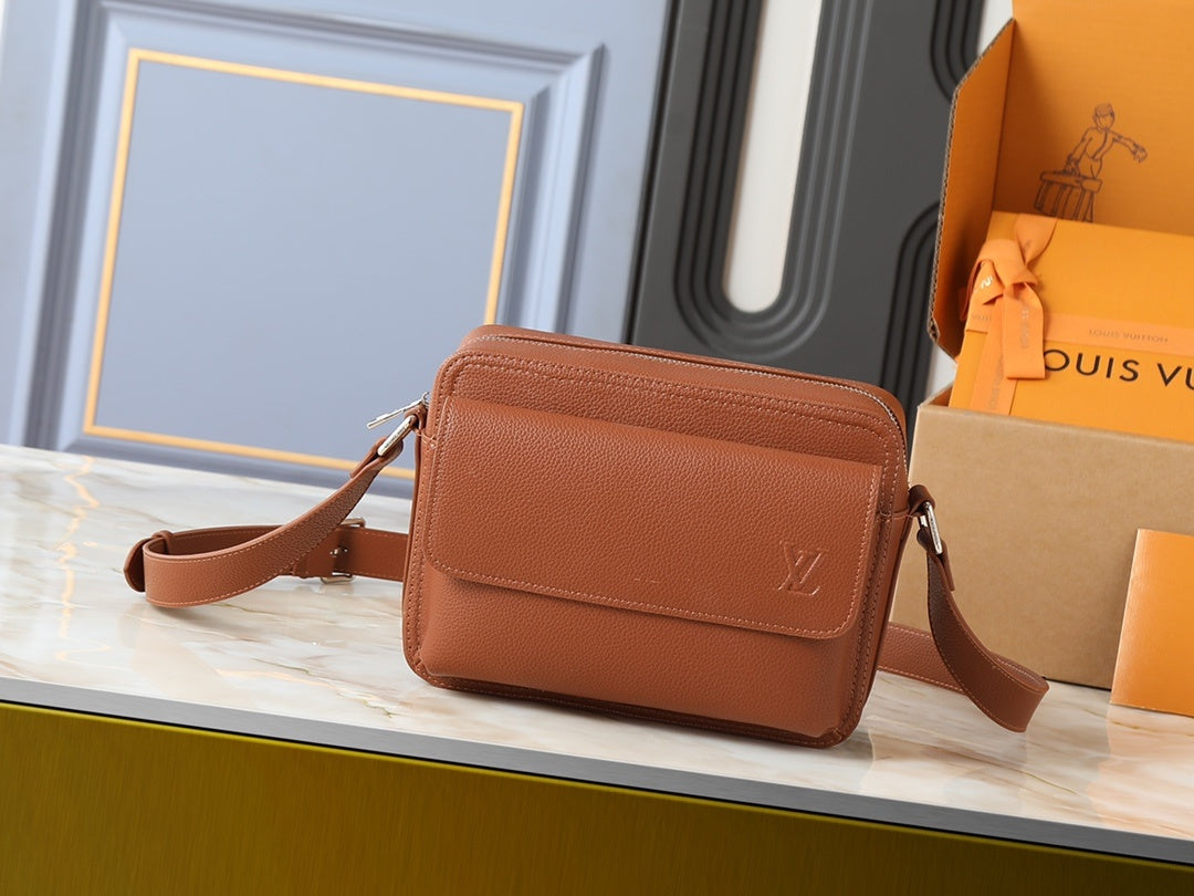 Boarding Messenger Bag