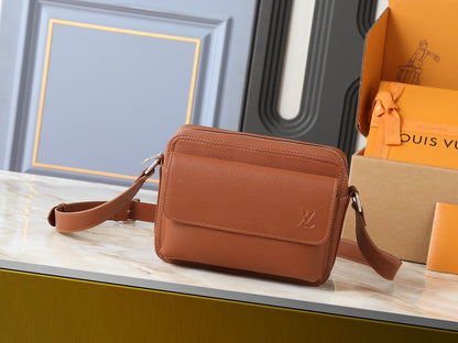 Boarding Messenger Bag