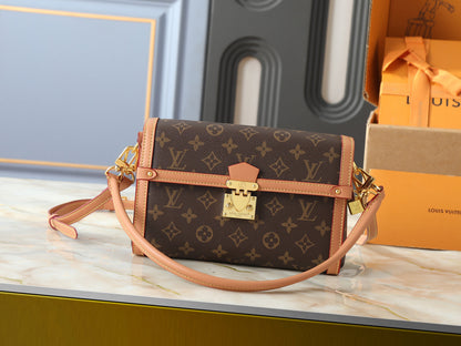 Papillon Trunk Bag