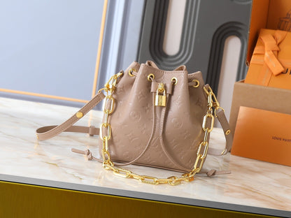 Coussin Bucket Women Bag