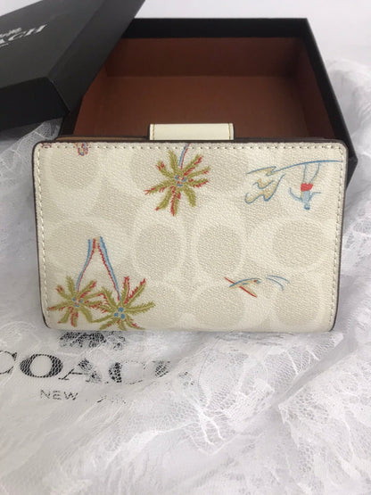 Medium Corner Zip Wallet