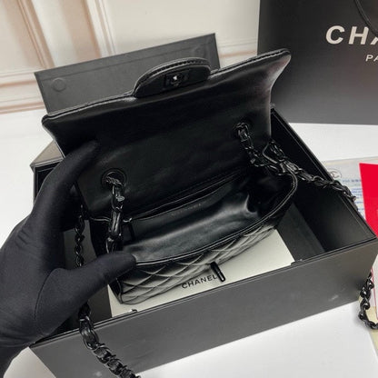 Quilted Chain Crossbody Bag