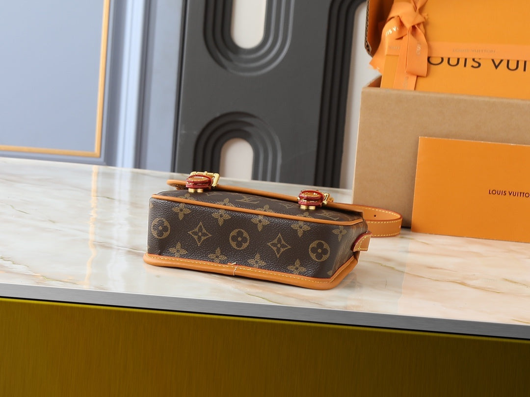 Satchel Wearable Wallet