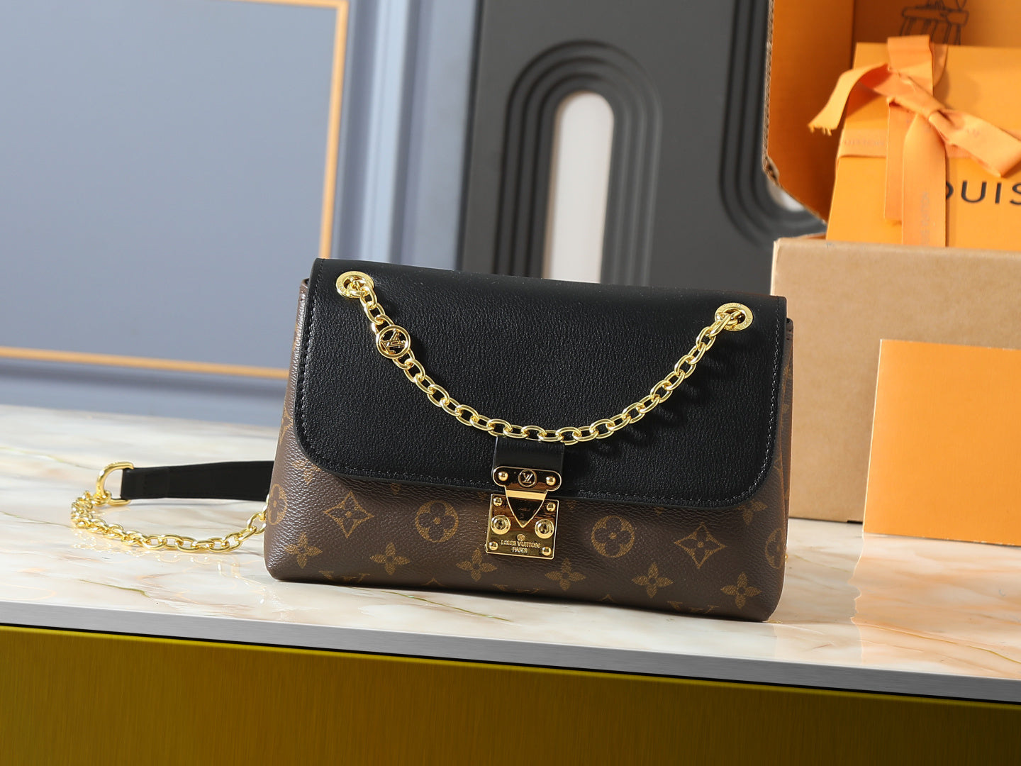 Chain Flap Shoulder Crossbody Bag