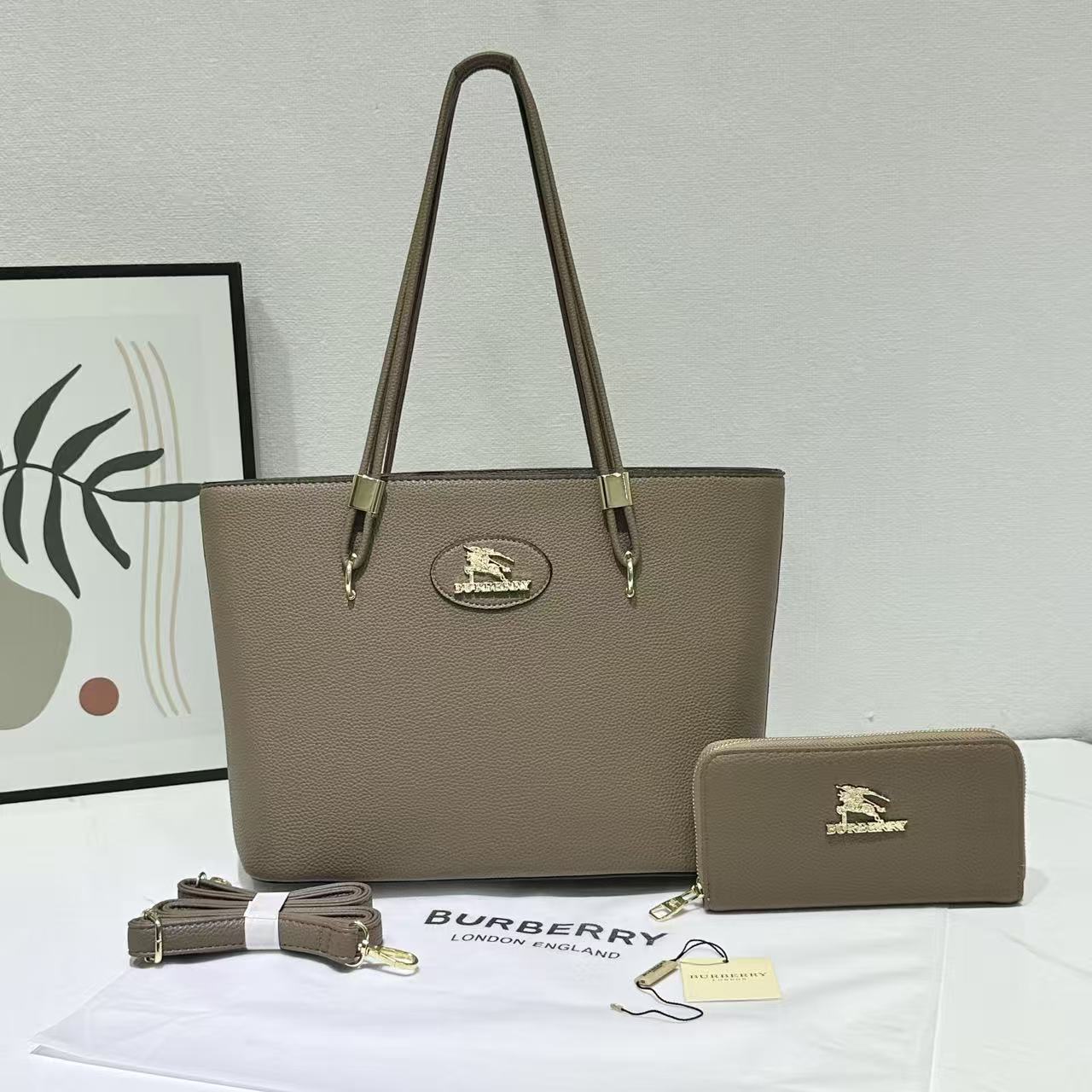 Jet Set Medium Tote Bag & Wallet