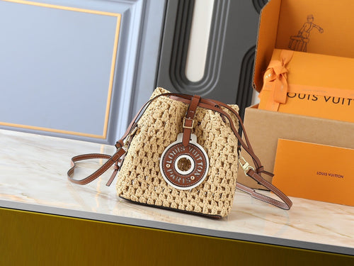 Raffia Noe Purse