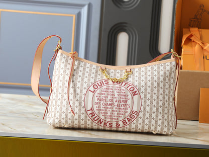 City Print Chain Shoulder Bag
