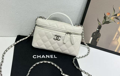 Slim Vanity Case With Chain