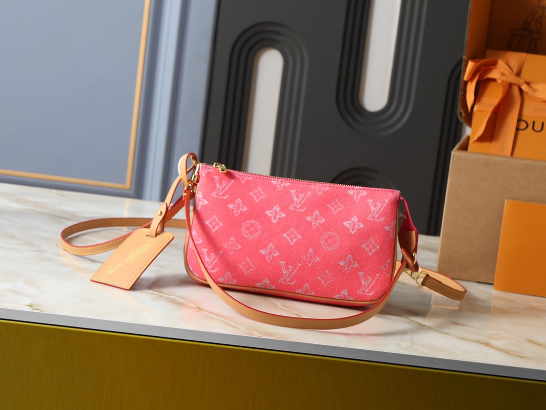 Monogram CarryAll Pochette