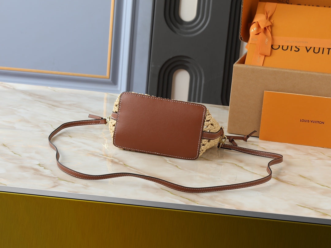 Raffia Noe Purse