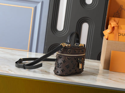 Vanity Chain Pouch