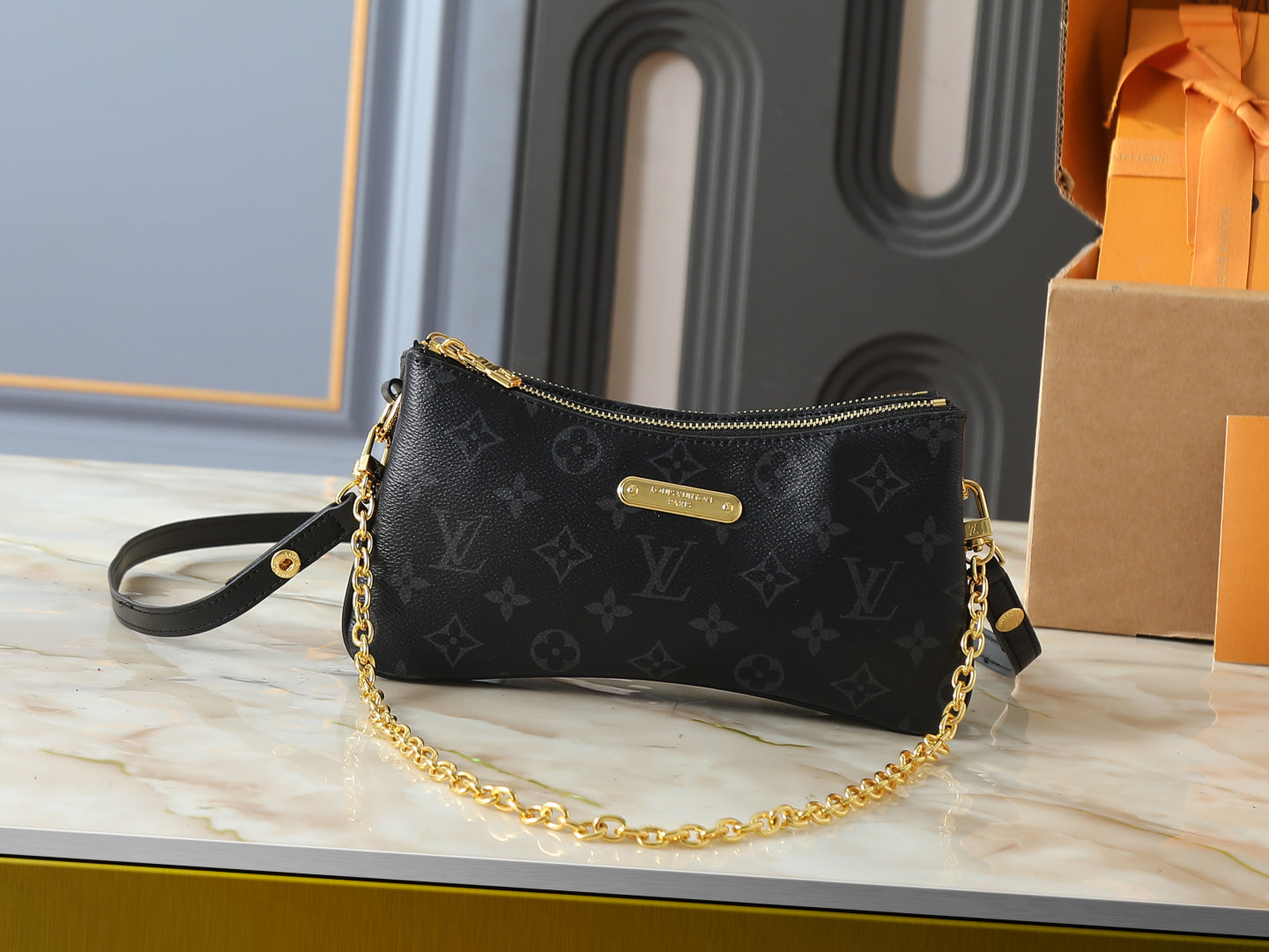 Mini Chain Shoulder Bag