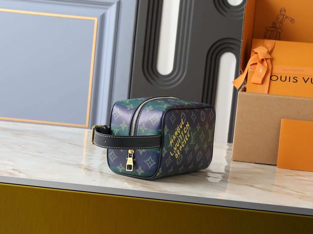 Pochette Monogram Cite Bag