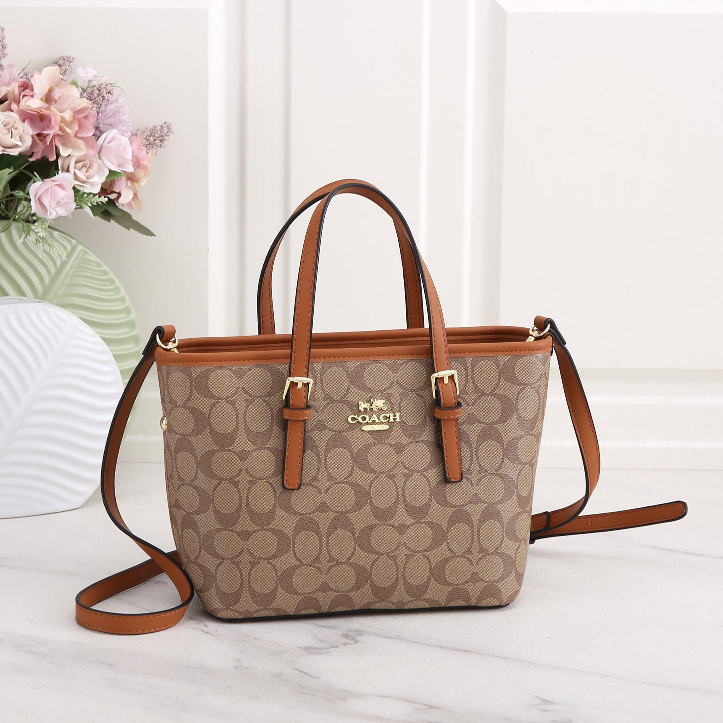 City Tote Bag In Signature Canvas