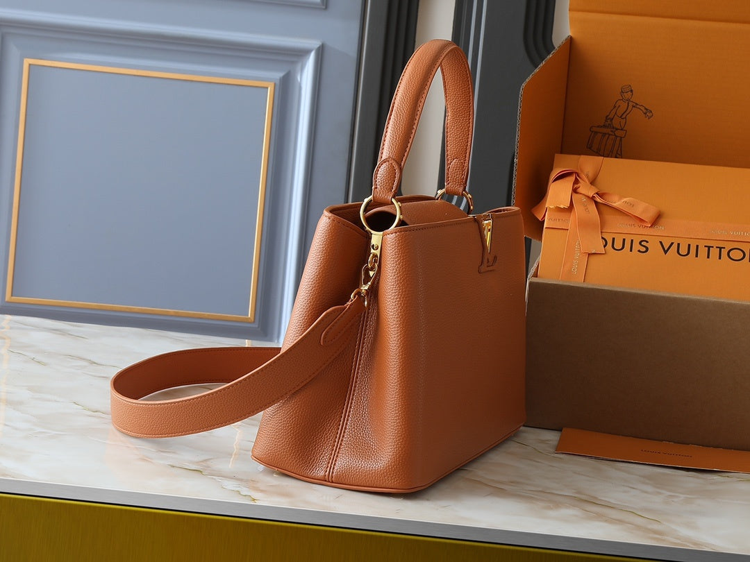 Capucines GM Souple Handbag