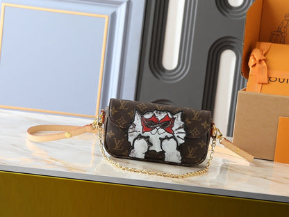 Wallet On Chain Ivy Monogram
